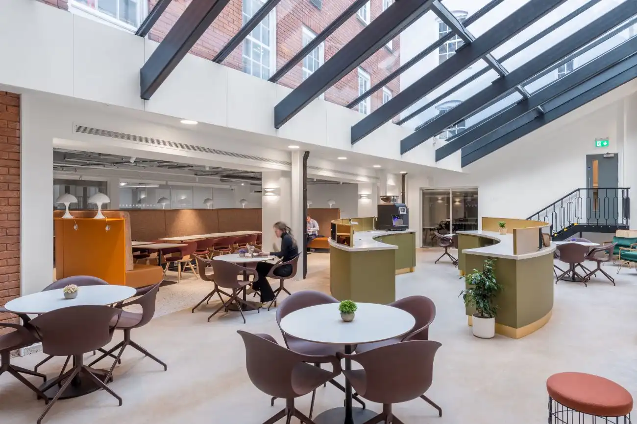 the amazon sellers cafe is run by chris turton of ecommerce intelligence